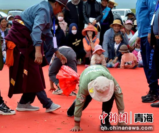 图为活动现场。祁连宣传部供图